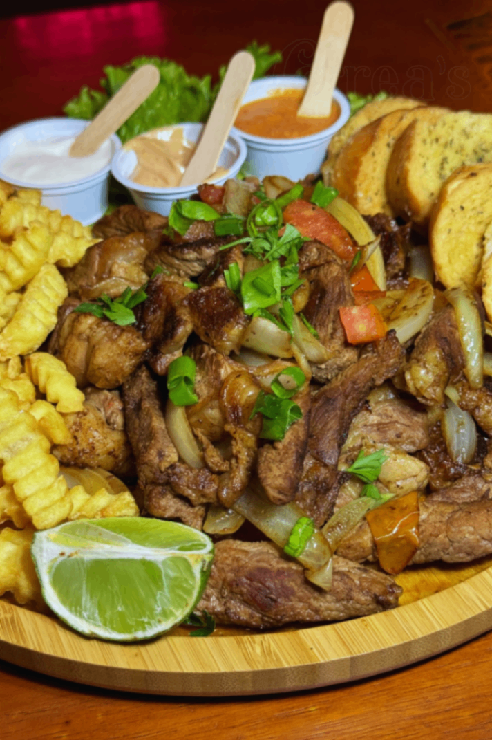 Contra filé acebolado c/ fritas