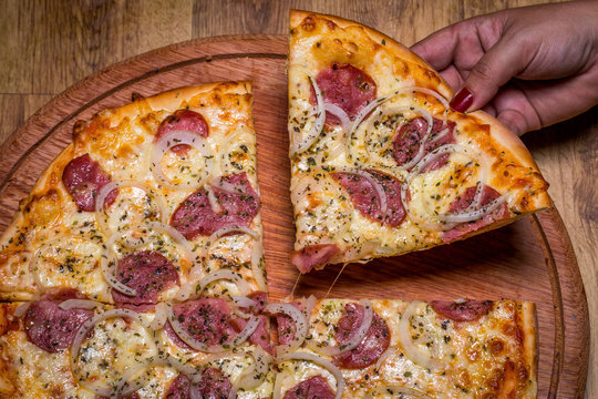 Pizza Calabresa (Média)