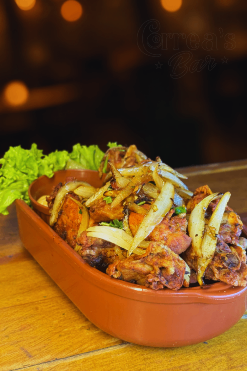 Frango à passarinho acebolado